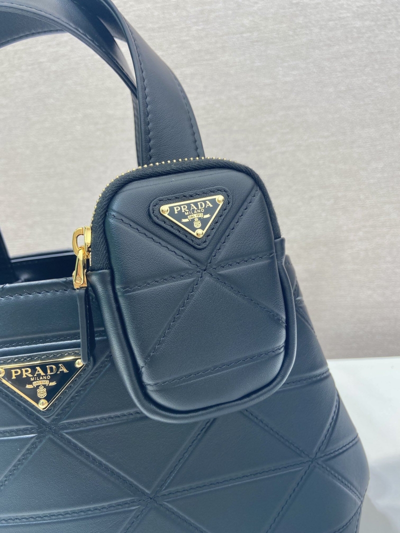 Pra*a tote bags
